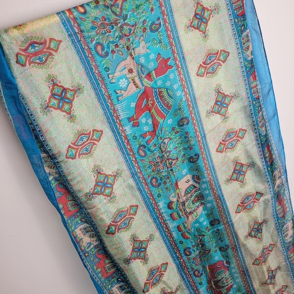 100% Pure Silk Elephant Scarf 68 X 20. - Picture 4 of 10